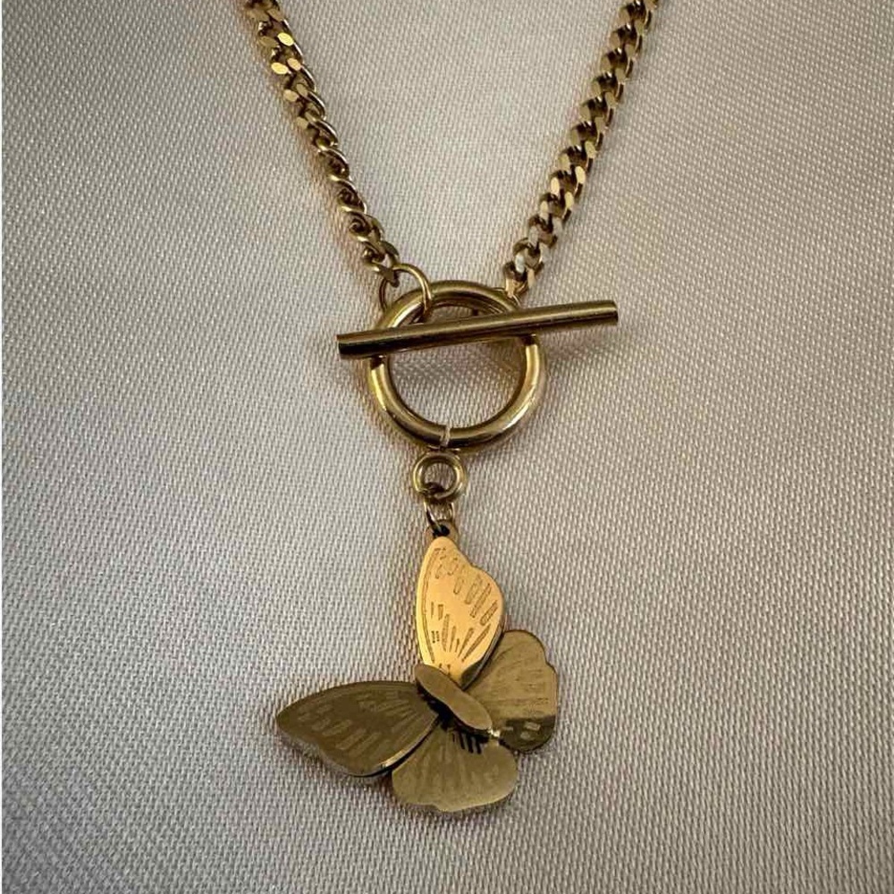 💛Golden Butterfly Necklace with Toggle Clasp💛